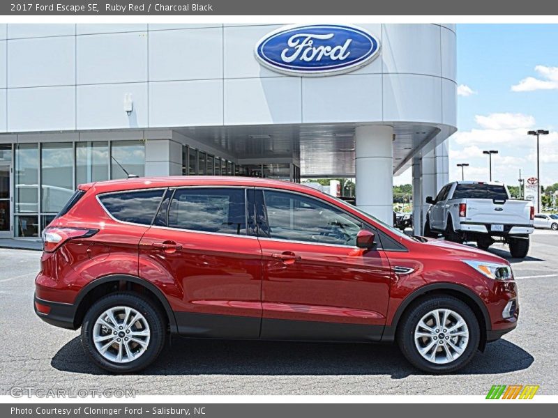 Ruby Red / Charcoal Black 2017 Ford Escape SE