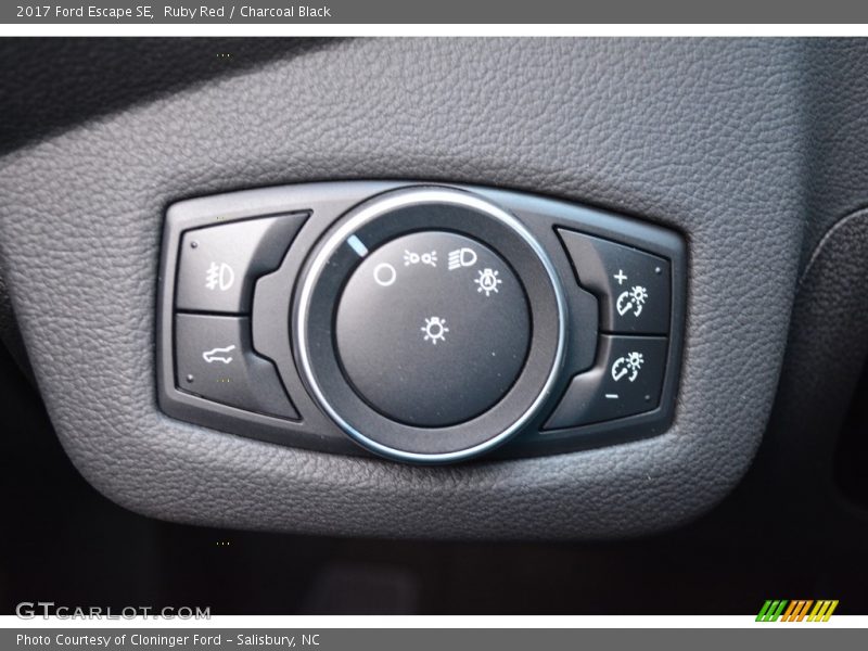 Ruby Red / Charcoal Black 2017 Ford Escape SE