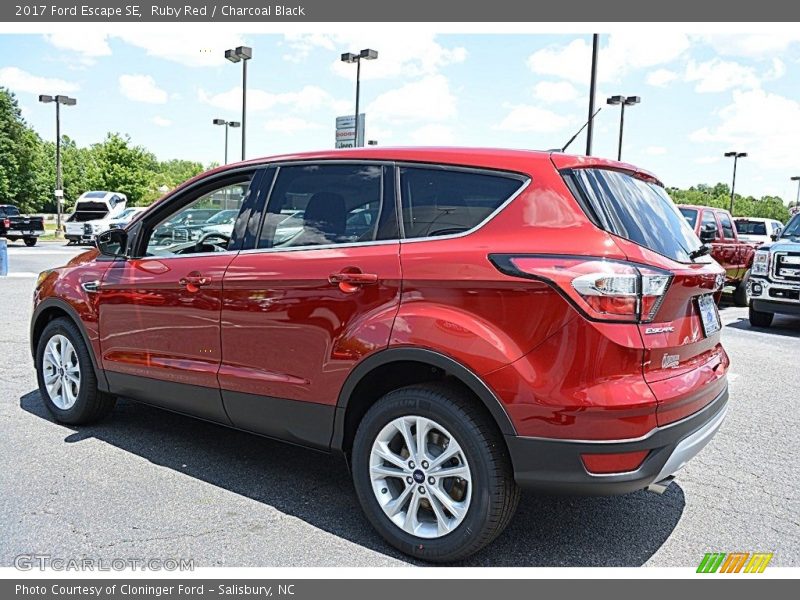 Ruby Red / Charcoal Black 2017 Ford Escape SE