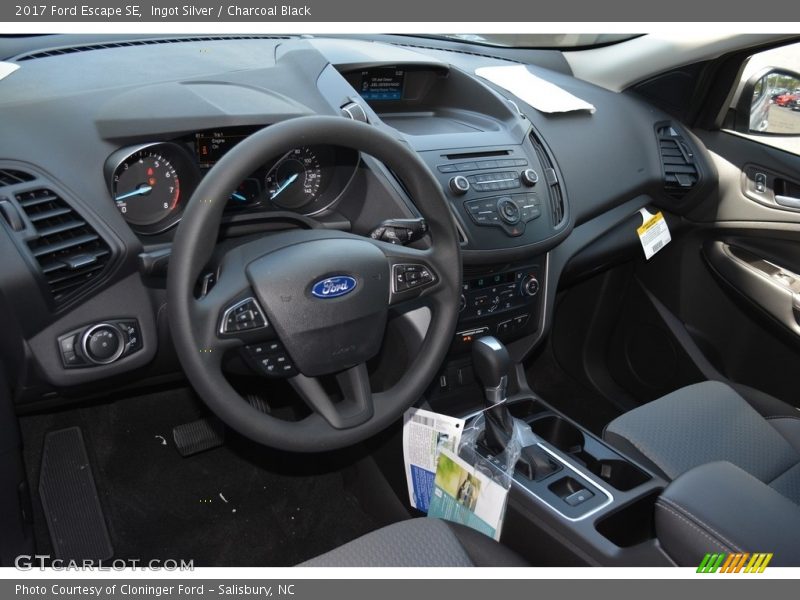 Ingot Silver / Charcoal Black 2017 Ford Escape SE