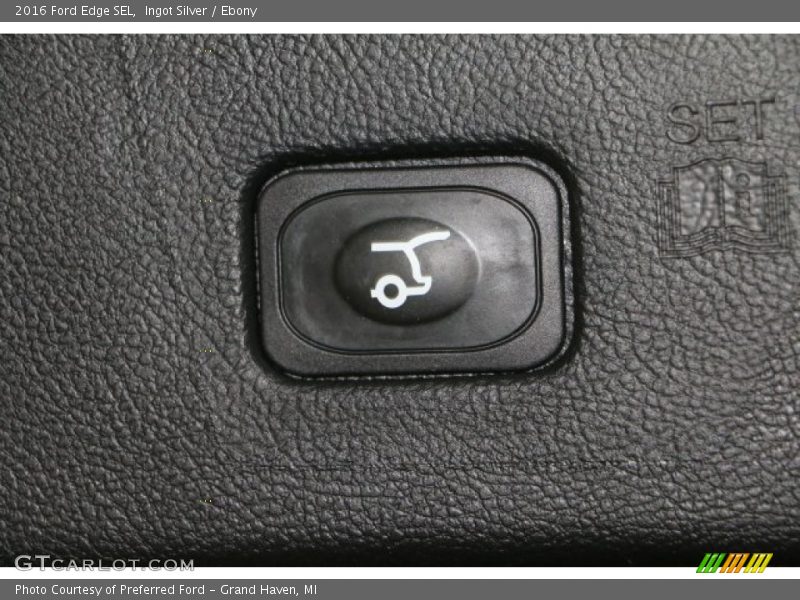 Ingot Silver / Ebony 2016 Ford Edge SEL