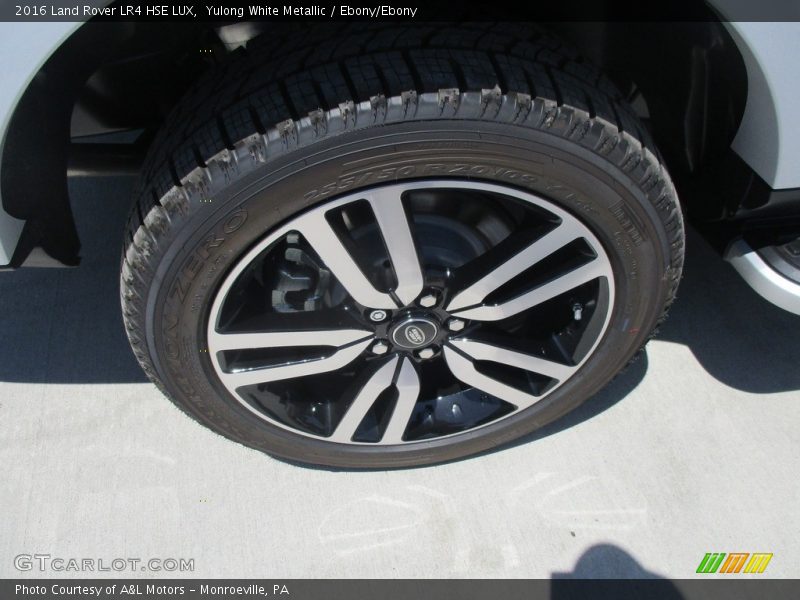 Yulong White Metallic / Ebony/Ebony 2016 Land Rover LR4 HSE LUX