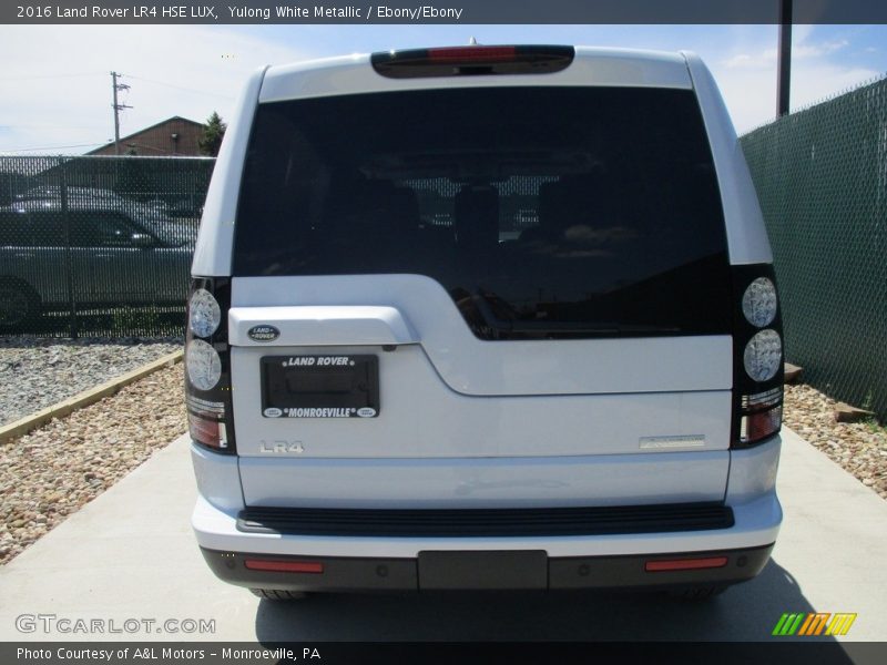 Yulong White Metallic / Ebony/Ebony 2016 Land Rover LR4 HSE LUX