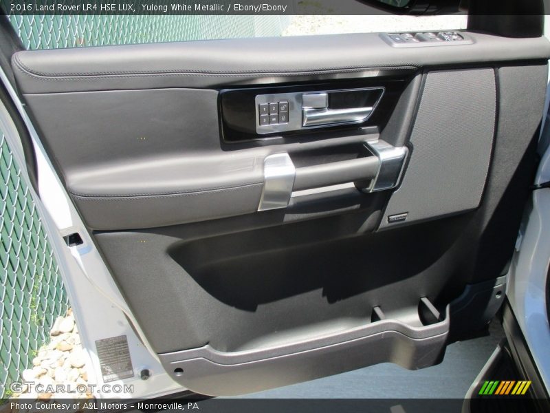 Yulong White Metallic / Ebony/Ebony 2016 Land Rover LR4 HSE LUX