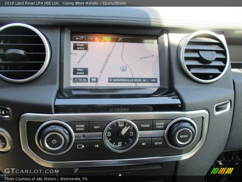 Yulong White Metallic / Ebony/Ebony 2016 Land Rover LR4 HSE LUX
