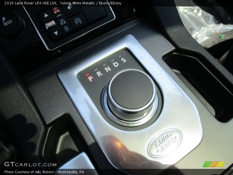 Yulong White Metallic / Ebony/Ebony 2016 Land Rover LR4 HSE LUX