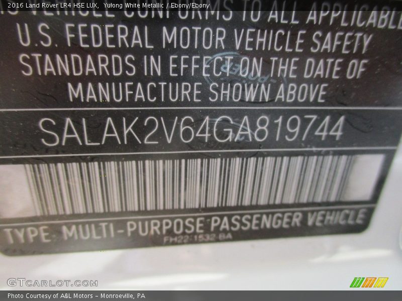 Yulong White Metallic / Ebony/Ebony 2016 Land Rover LR4 HSE LUX