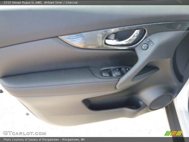Brilliant Silver / Charcoal 2016 Nissan Rogue SL AWD