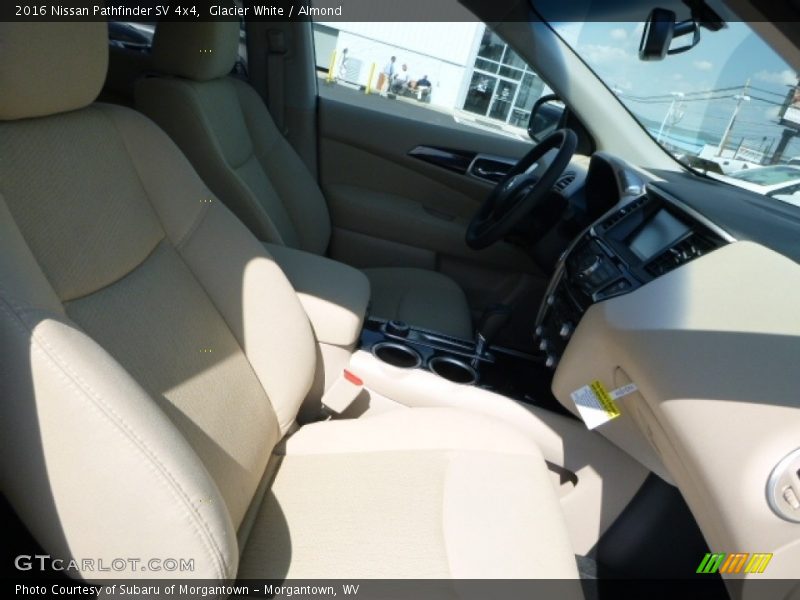 Glacier White / Almond 2016 Nissan Pathfinder SV 4x4