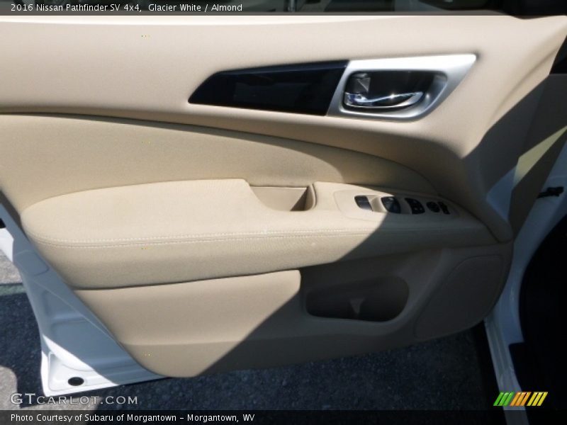 Glacier White / Almond 2016 Nissan Pathfinder SV 4x4