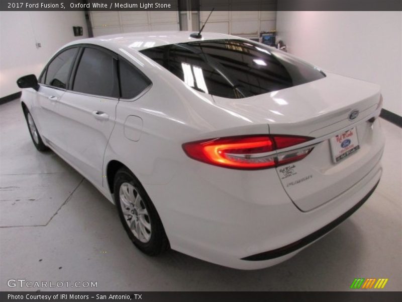 Oxford White / Medium Light Stone 2017 Ford Fusion S