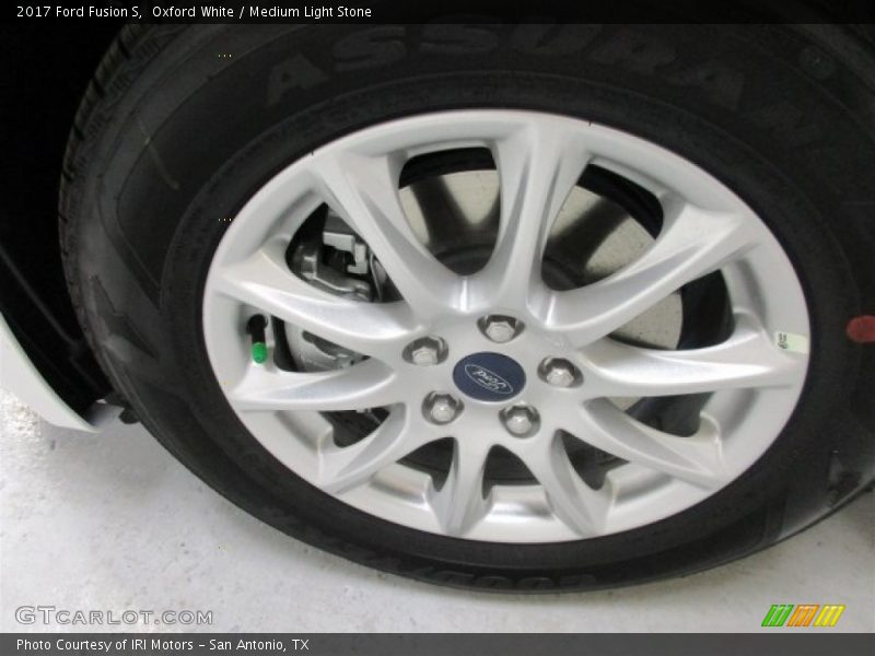 Oxford White / Medium Light Stone 2017 Ford Fusion S