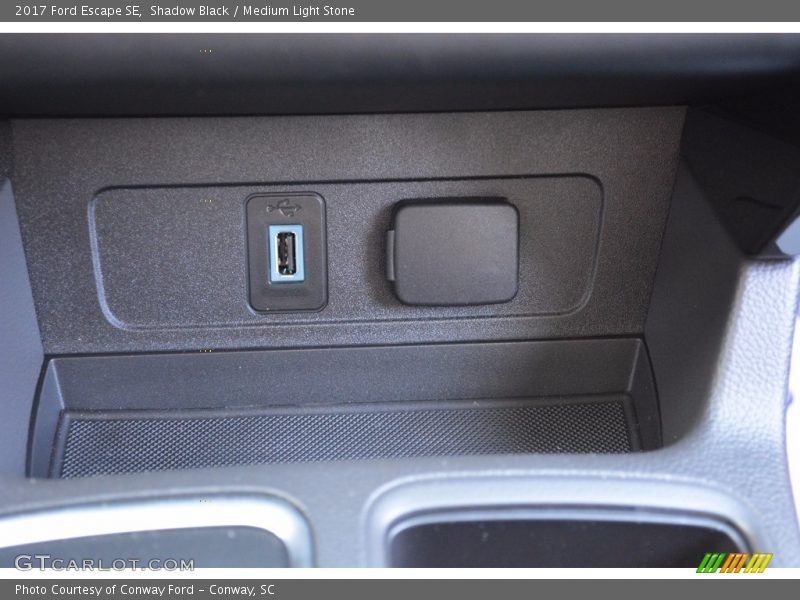 Shadow Black / Medium Light Stone 2017 Ford Escape SE