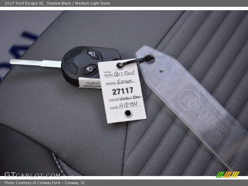 Shadow Black / Medium Light Stone 2017 Ford Escape SE