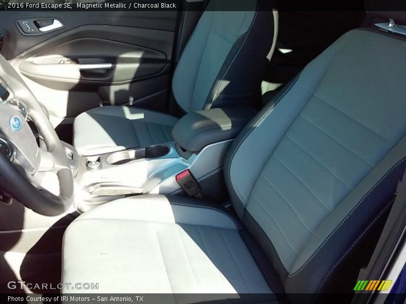 Magnetic Metallic / Charcoal Black 2016 Ford Escape SE