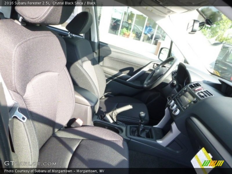 Crystal Black Silica / Black 2016 Subaru Forester 2.5i