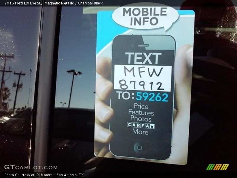 Magnetic Metallic / Charcoal Black 2016 Ford Escape SE