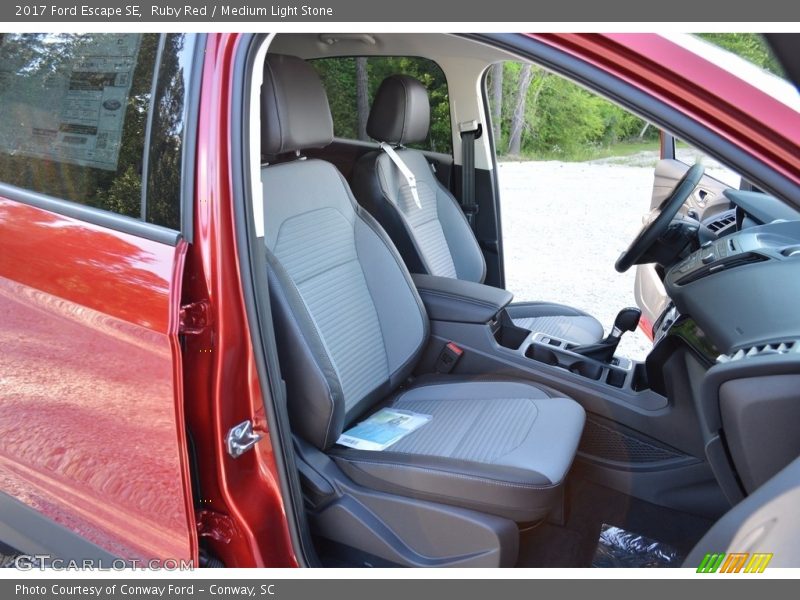 Ruby Red / Medium Light Stone 2017 Ford Escape SE