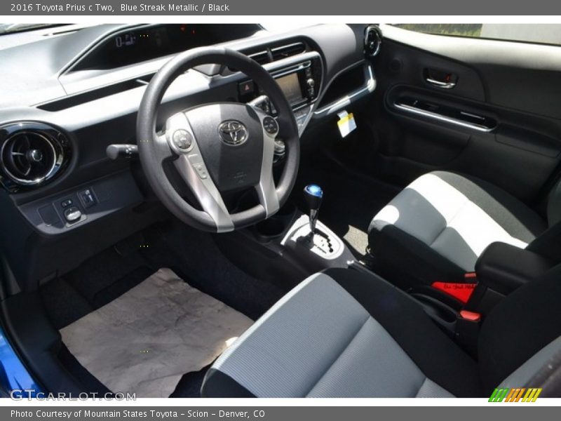 Blue Streak Metallic / Black 2016 Toyota Prius c Two