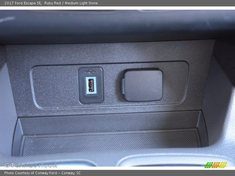 Ruby Red / Medium Light Stone 2017 Ford Escape SE