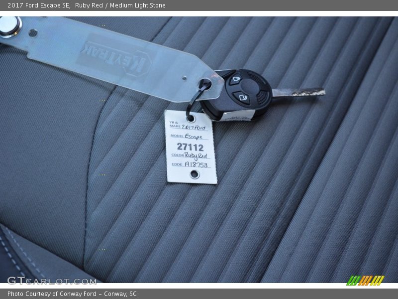 Ruby Red / Medium Light Stone 2017 Ford Escape SE