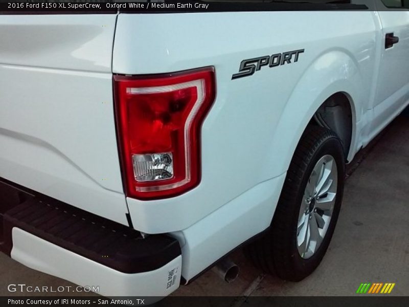Oxford White / Medium Earth Gray 2016 Ford F150 XL SuperCrew