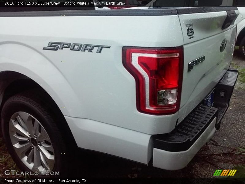 Oxford White / Medium Earth Gray 2016 Ford F150 XL SuperCrew