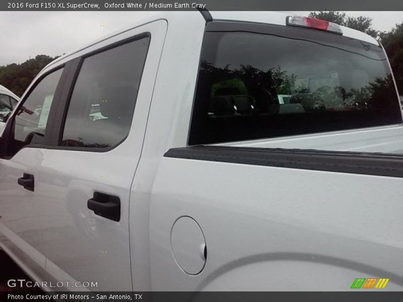 Oxford White / Medium Earth Gray 2016 Ford F150 XL SuperCrew