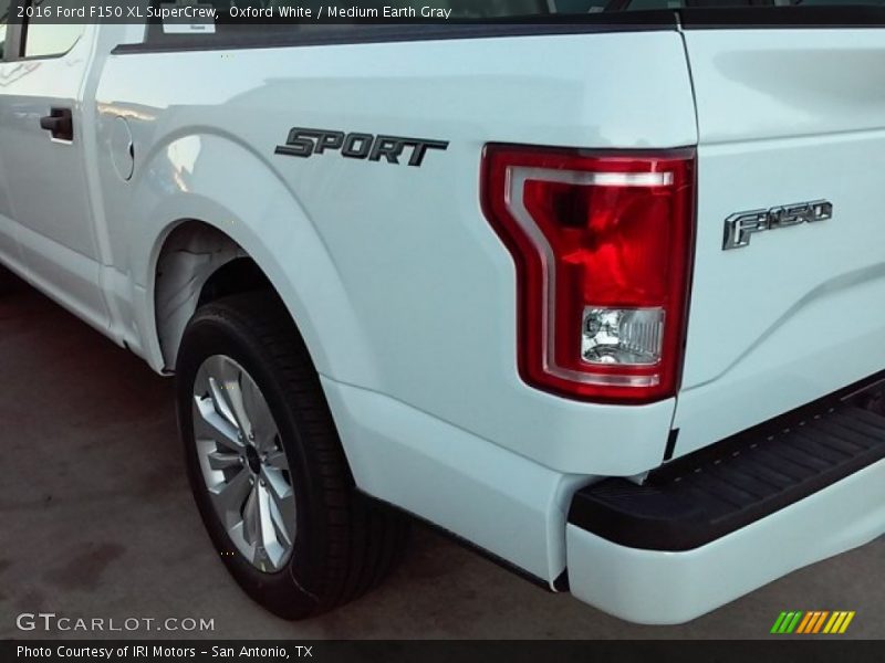 Oxford White / Medium Earth Gray 2016 Ford F150 XL SuperCrew