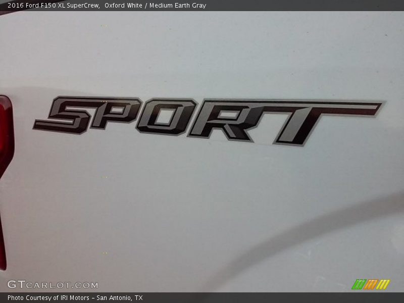 Oxford White / Medium Earth Gray 2016 Ford F150 XL SuperCrew