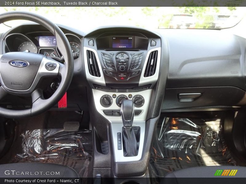 Tuxedo Black / Charcoal Black 2014 Ford Focus SE Hatchback