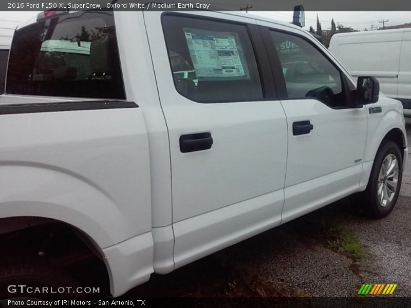 Oxford White / Medium Earth Gray 2016 Ford F150 XL SuperCrew