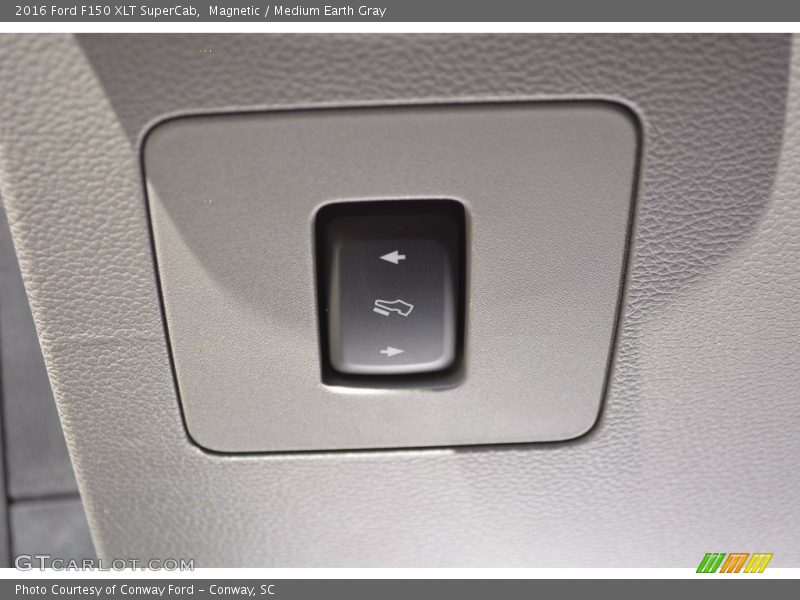 Magnetic / Medium Earth Gray 2016 Ford F150 XLT SuperCab