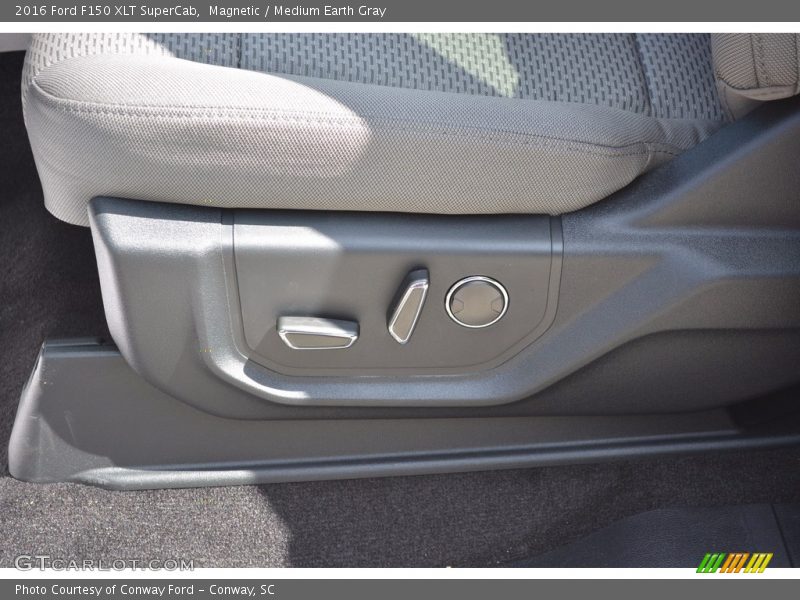 Magnetic / Medium Earth Gray 2016 Ford F150 XLT SuperCab