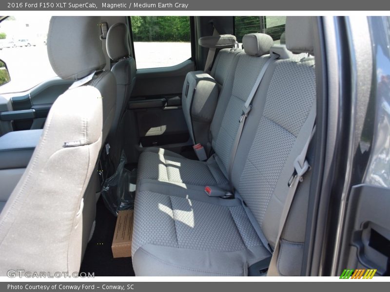 Magnetic / Medium Earth Gray 2016 Ford F150 XLT SuperCab