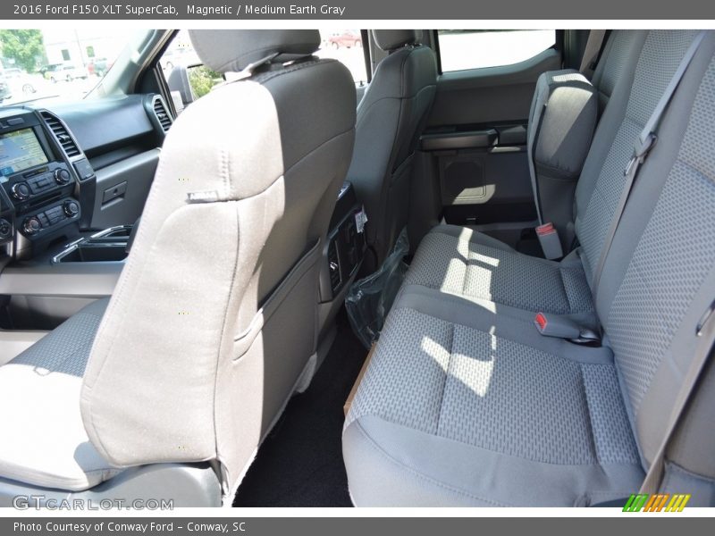 Magnetic / Medium Earth Gray 2016 Ford F150 XLT SuperCab
