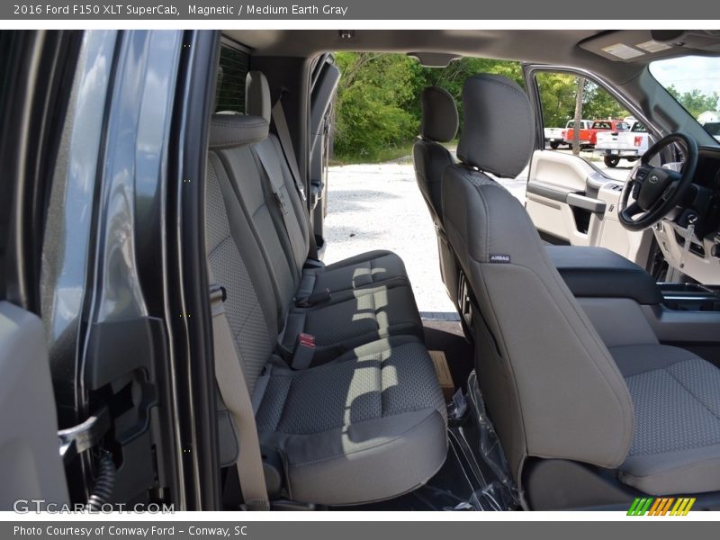 Magnetic / Medium Earth Gray 2016 Ford F150 XLT SuperCab