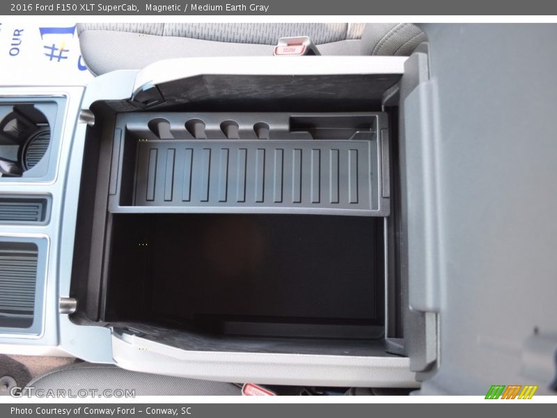 Magnetic / Medium Earth Gray 2016 Ford F150 XLT SuperCab