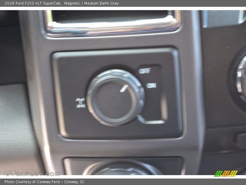 Magnetic / Medium Earth Gray 2016 Ford F150 XLT SuperCab