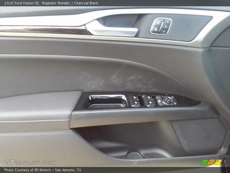 Magnetic Metallic / Charcoal Black 2016 Ford Fusion SE