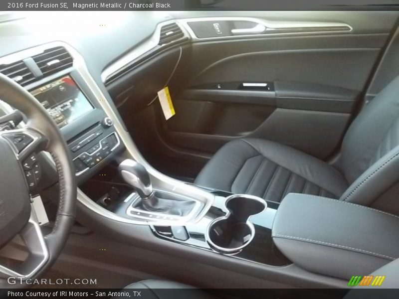 Magnetic Metallic / Charcoal Black 2016 Ford Fusion SE