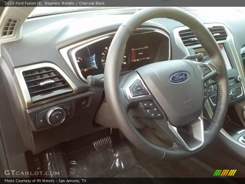 Magnetic Metallic / Charcoal Black 2016 Ford Fusion SE