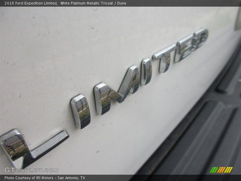 White Platinum Metallic Tricoat / Dune 2016 Ford Expedition Limited