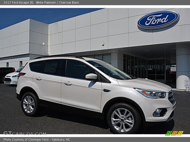 White Platinum / Charcoal Black 2017 Ford Escape SE