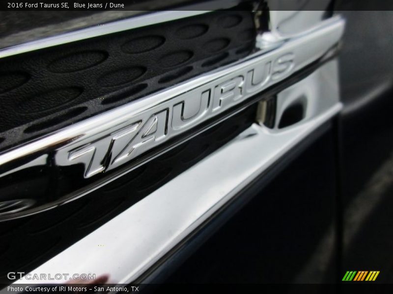 Blue Jeans / Dune 2016 Ford Taurus SE