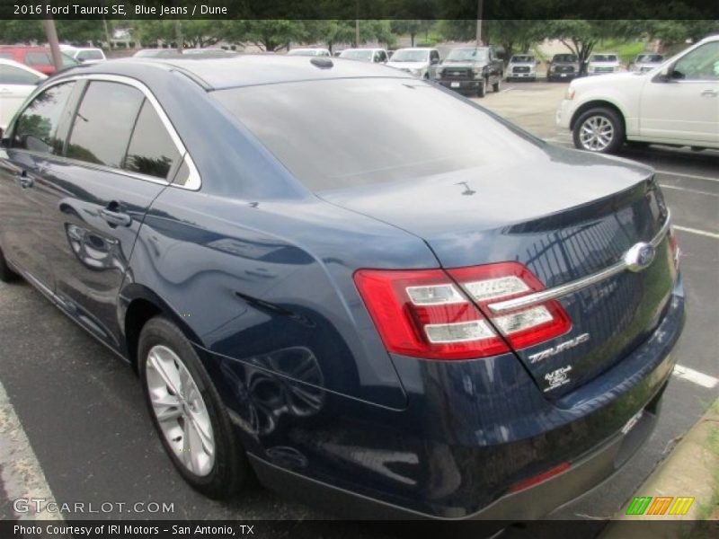 Blue Jeans / Dune 2016 Ford Taurus SE