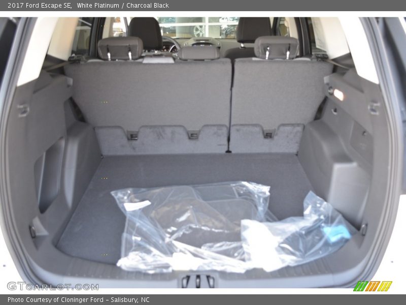 White Platinum / Charcoal Black 2017 Ford Escape SE