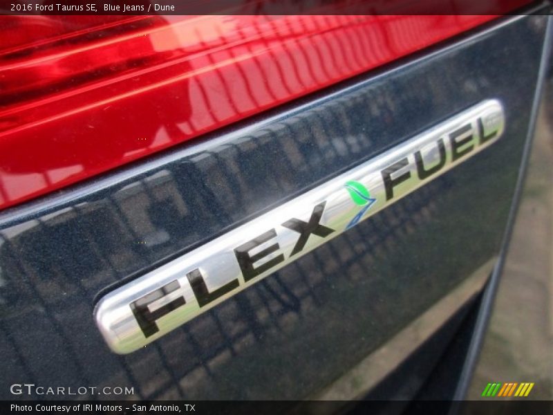 Blue Jeans / Dune 2016 Ford Taurus SE
