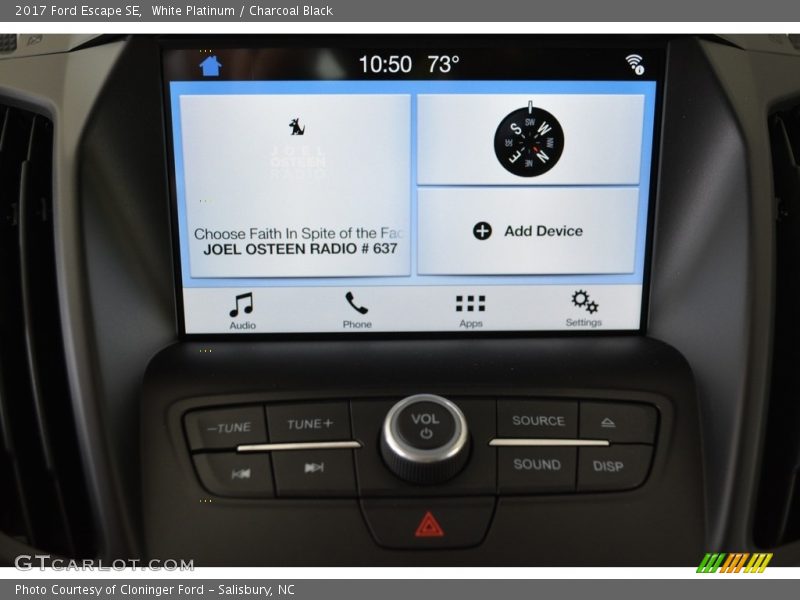 White Platinum / Charcoal Black 2017 Ford Escape SE