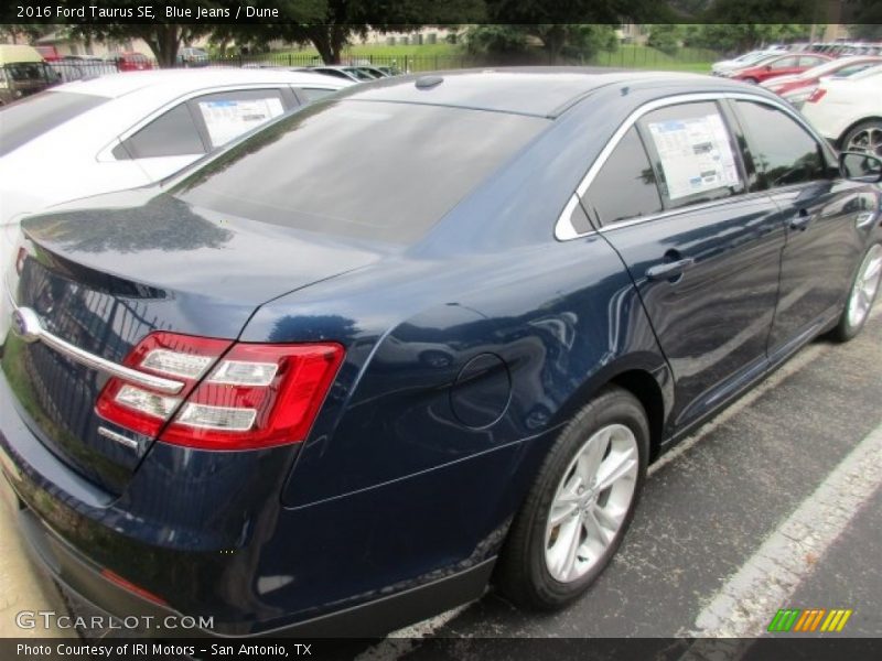Blue Jeans / Dune 2016 Ford Taurus SE